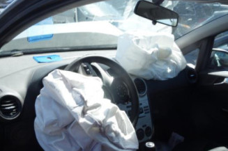 Serrure avant droit OPEL CORSA D