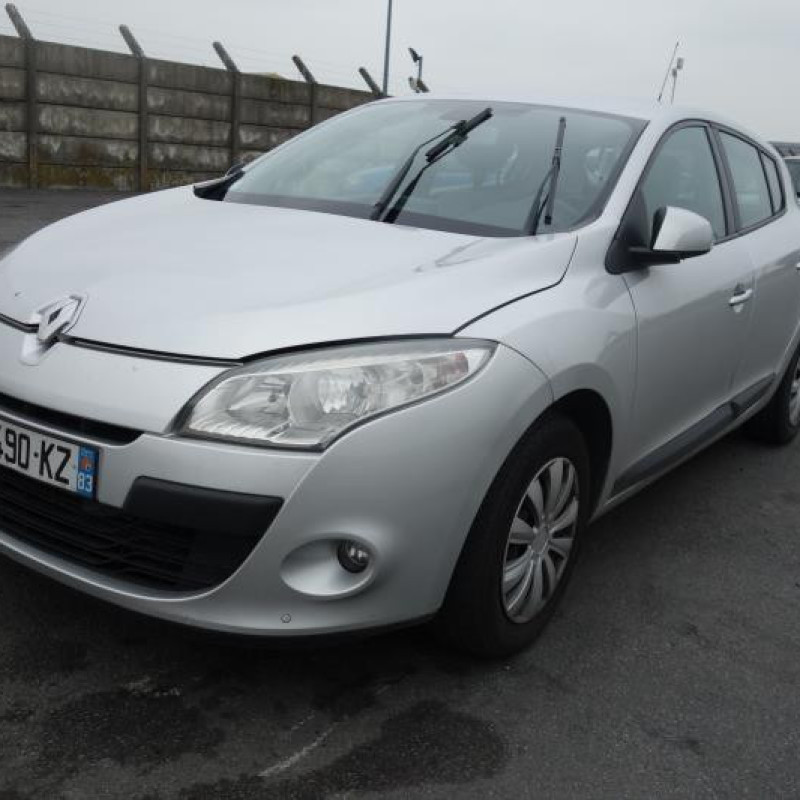 Pretensionneur de ceinture avant droit RENAULT MEGANE 3 Photo n°4
