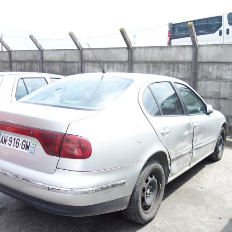 Feu arriere principal gauche (feux) SEAT TOLEDO 2 Photo n°5