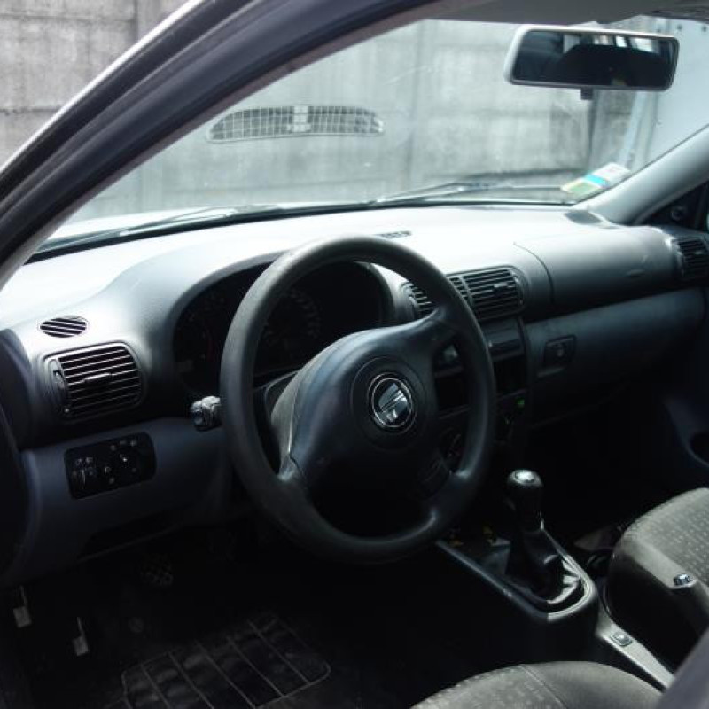 Feu arriere principal gauche (feux) SEAT TOLEDO 2 Photo n°7