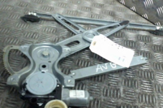 Leve vitre electrique avant gauche TOYOTA YARIS 2 Photo n°1