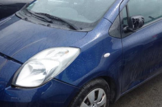 Serrure avant droit TOYOTA YARIS 2