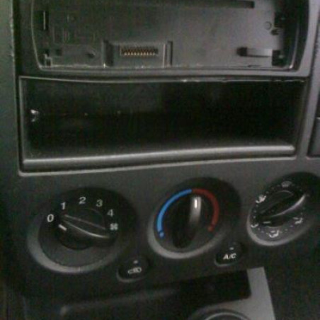 Pompe de direction FORD FIESTA 5
