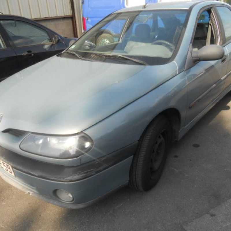 Compresseur clim RENAULT LAGUNA 1 Photo n°4
