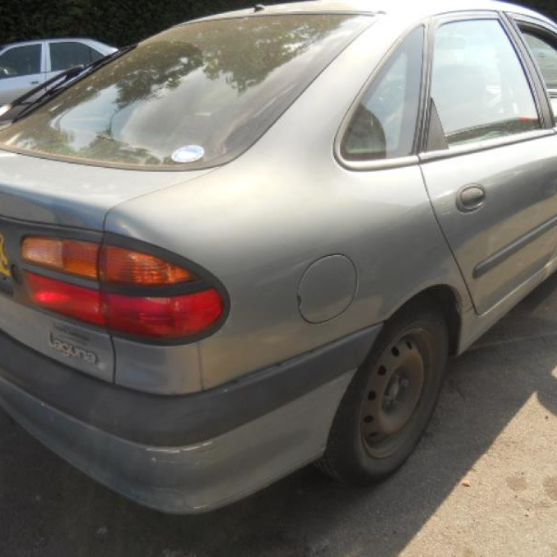 Compresseur clim RENAULT LAGUNA 1 Photo n°6