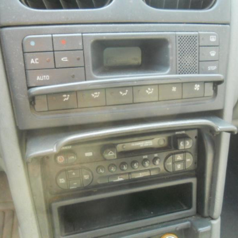 Compresseur clim RENAULT LAGUNA 1 Photo n°9