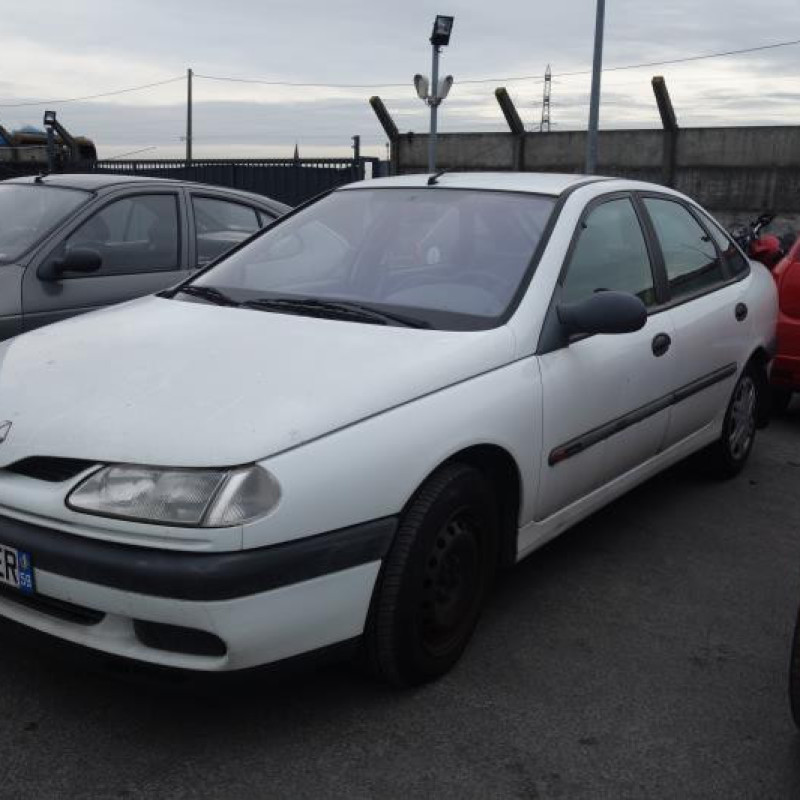Pompe de direction RENAULT LAGUNA 1 Photo n°4