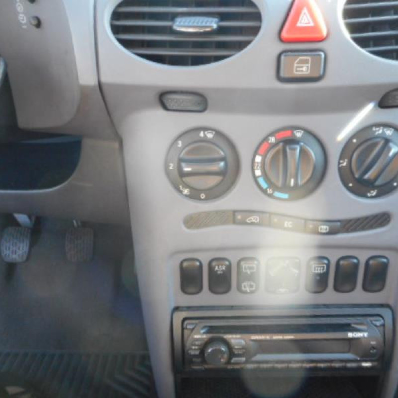 Serrure avant droit MERCEDES CLASSE A 168 Photo n°7