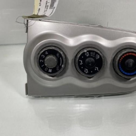 Commande chauffage TOYOTA YARIS 2 Photo n°1