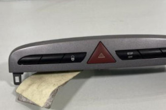Bouton de warning PEUGEOT 308 1 Photo n°1