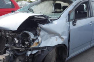 Serrure avant droit TOYOTA COROLLA VERSO 2