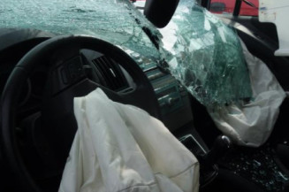 Serrure avant droit TOYOTA COROLLA VERSO 2