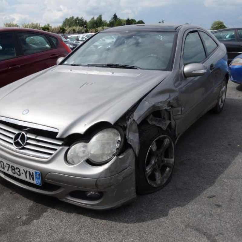 Trappe d'essence MERCEDES CLASSE C 203 COUPE SPORT Photo n°4
