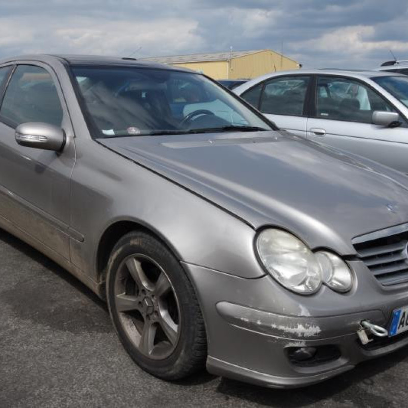 Trappe d'essence MERCEDES CLASSE C 203 COUPE SPORT Photo n°5