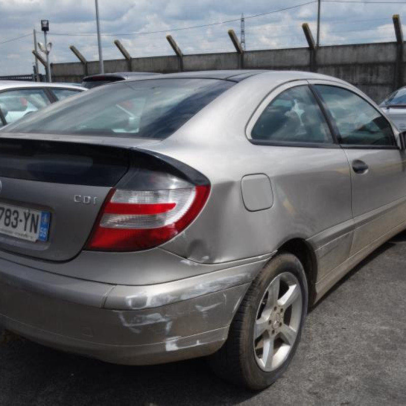 Trappe d'essence MERCEDES CLASSE C 203 COUPE SPORT Photo n°6