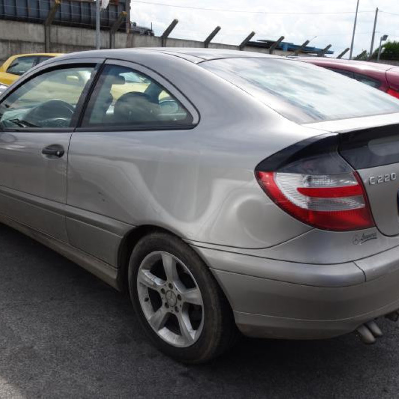 Trappe d'essence MERCEDES CLASSE C 203 COUPE SPORT Photo n°7