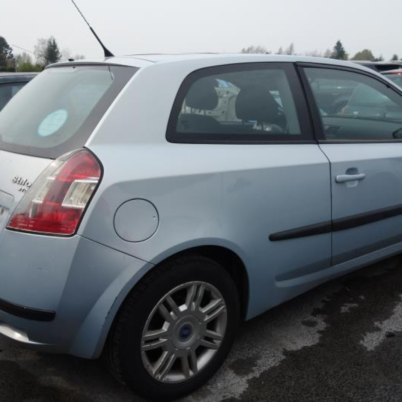Capot FIAT STILO Photo n°4