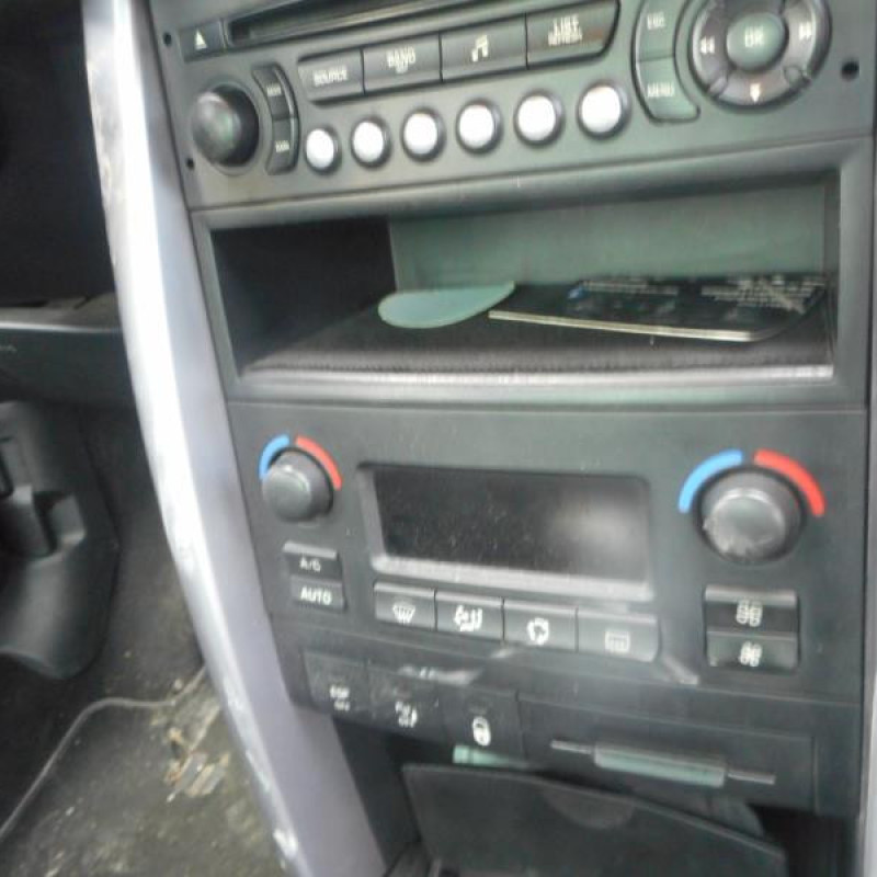 Leve vitre electrique arriere gauche PEUGEOT 207 Photo n°10