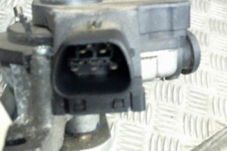 Moteur essuie glace avant TOYOTA COROLLA VERSO 2