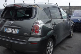 Serrure avant droit TOYOTA COROLLA VERSO 2