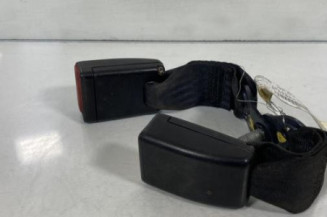 Attache ceinture arriere droit DACIA SANDERO 2