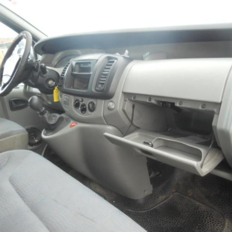 Calandre RENAULT TRAFIC 2 Photo n°8