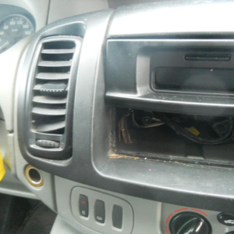 Calandre RENAULT TRAFIC 2 Photo n°10