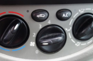 Calandre RENAULT TRAFIC 2