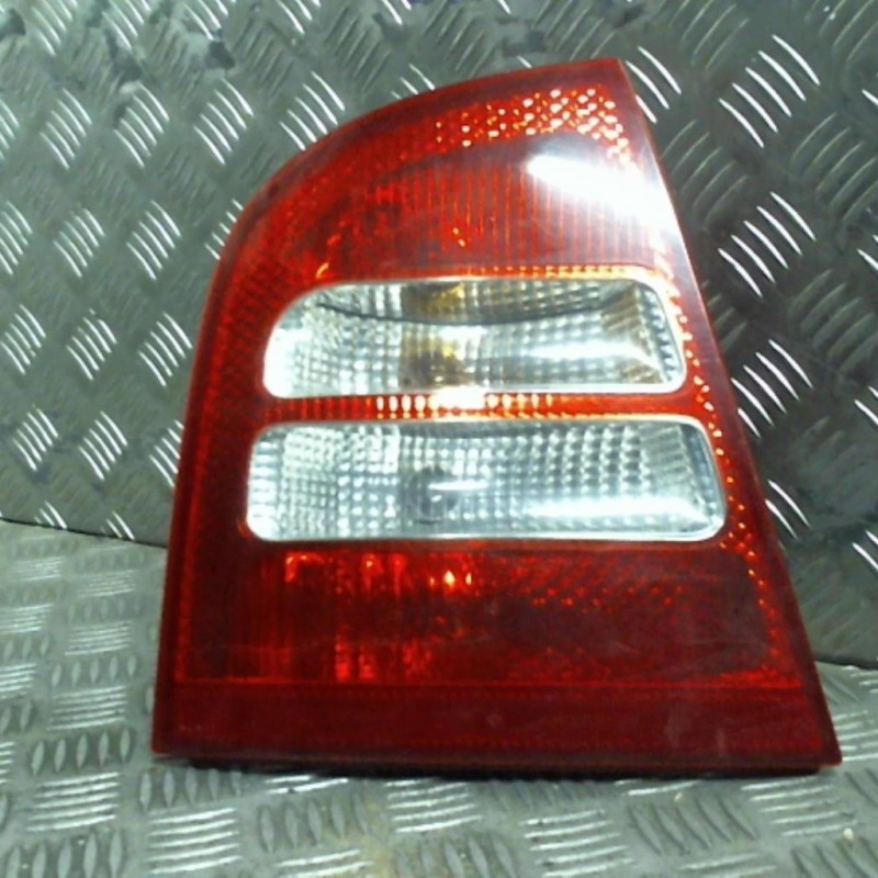 Feu arriere principal gauche (feux) SKODA OCTAVIA 1 Photo n°1