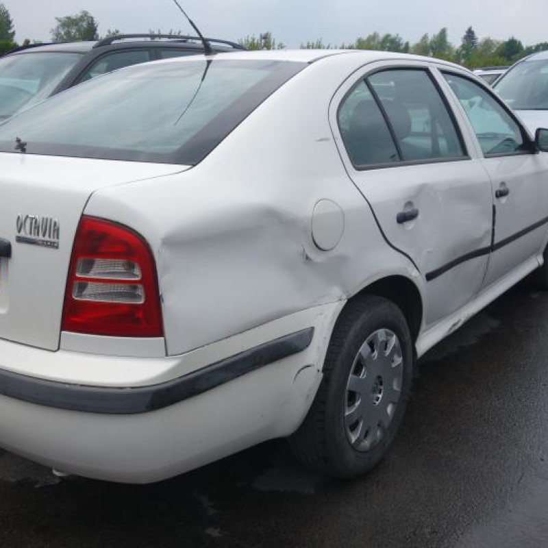 Feu arriere principal gauche (feux) SKODA OCTAVIA 1 Photo n°5