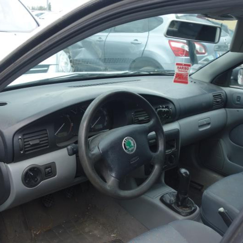 Feu arriere principal gauche (feux) SKODA OCTAVIA 1 Photo n°7