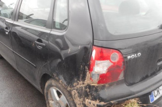 Malle/Hayon arriere VOLKSWAGEN POLO 4