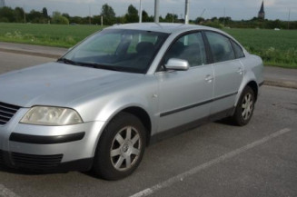 Retroviseur droit VOLKSWAGEN PASSAT 4