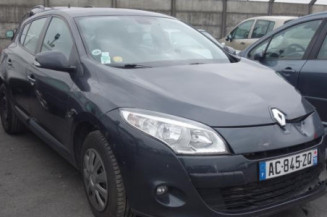 Pretensionneur de ceinture avant droit RENAULT MEGANE 3