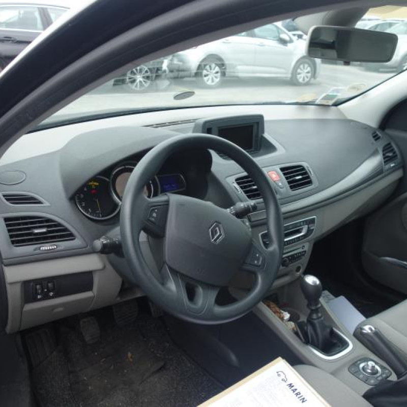 Pretensionneur de ceinture avant droit RENAULT MEGANE 3 Photo n°9