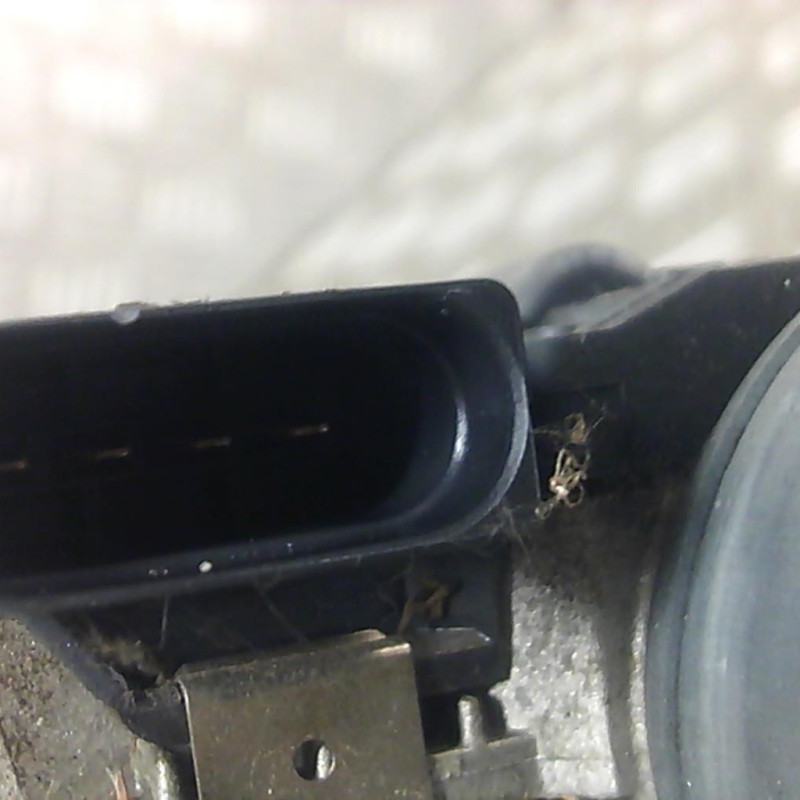 Moteur essuie glace avant gauche VOLKSWAGEN GOLF PLUS Photo n°2