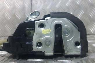 Serrure arriere gauche TOYOTA YARIS 2 Photo n°1