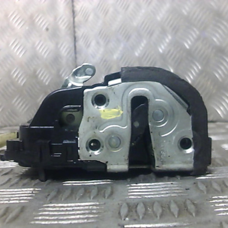 Serrure arriere gauche TOYOTA YARIS 2 Photo n°1
