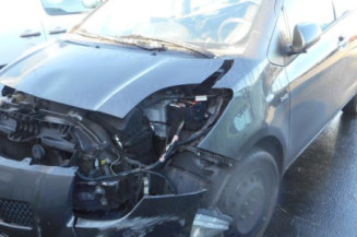 Serrure avant droit TOYOTA YARIS 2