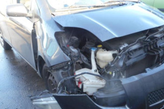 Serrure avant droit TOYOTA YARIS 2