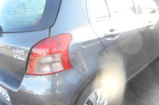 Serrure avant droit TOYOTA YARIS 2