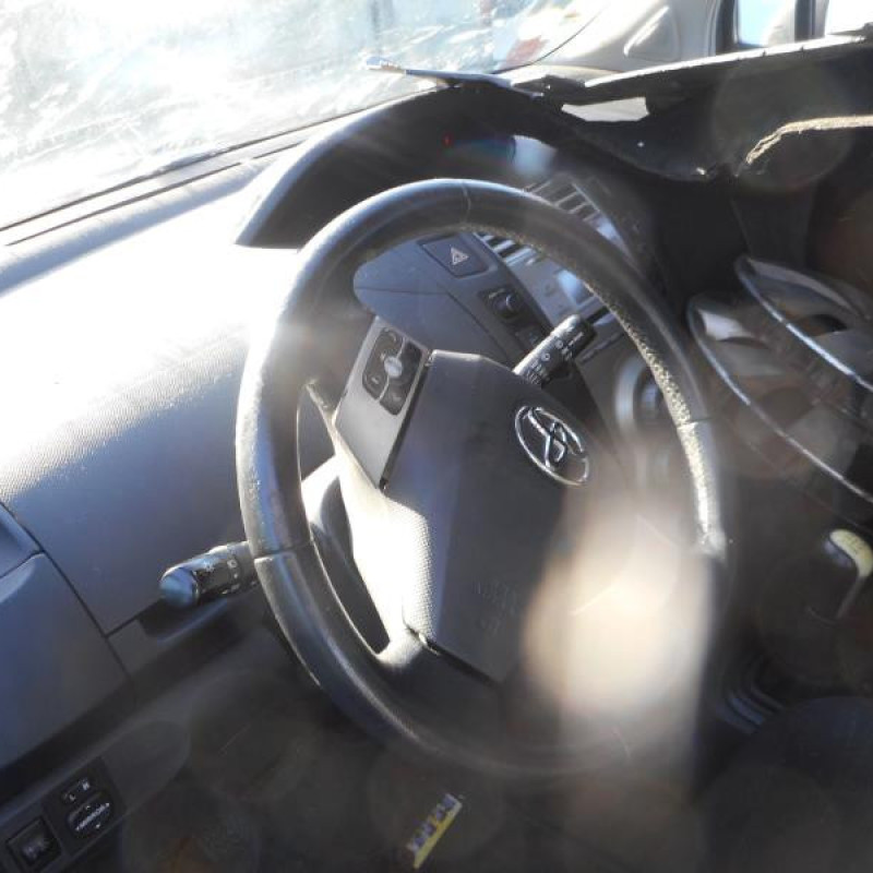 Serrure avant droit TOYOTA YARIS 2 Photo n°8