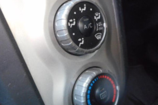 Serrure avant droit TOYOTA YARIS 2