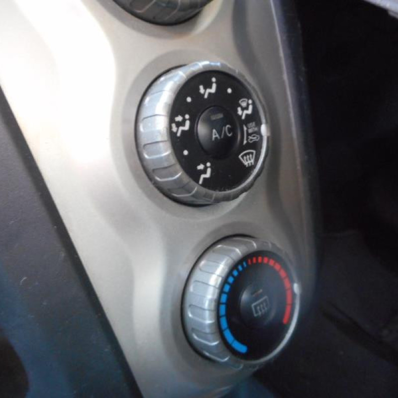 Serrure avant droit TOYOTA YARIS 2 Photo n°9