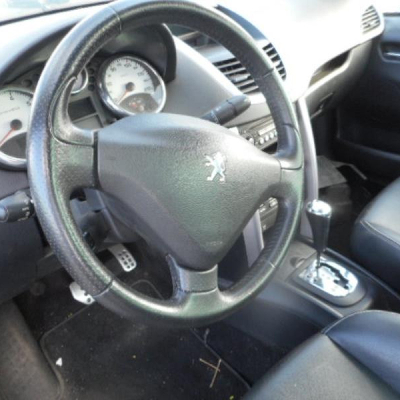 Ceinture arriere gauche PEUGEOT 207 Photo n°9