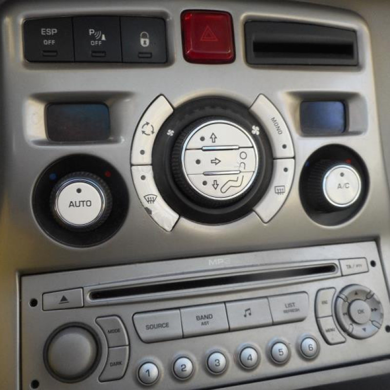 Bouton de warning CITROEN C3 PICASSO Photo n°11