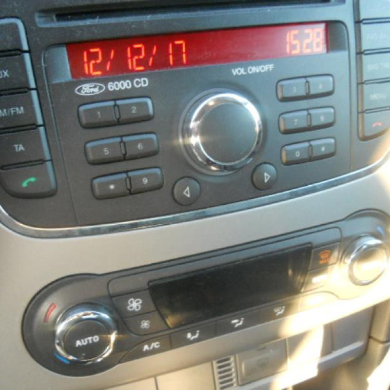Bras essuie glace avant gauche FORD FOCUS 2 Photo n°9