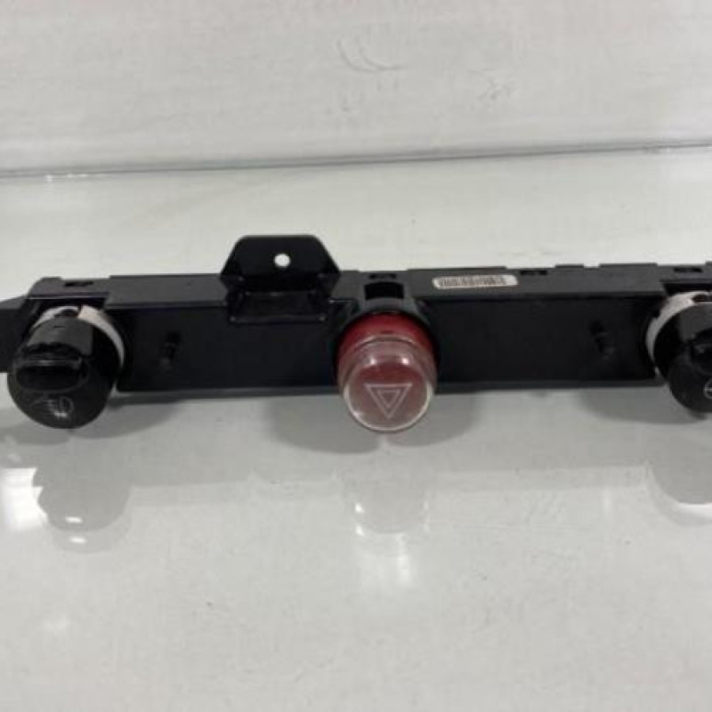 Bouton de warning FIAT 500 2 Photo n°1