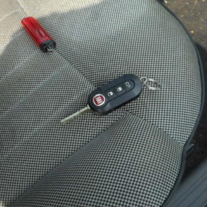 Bouton de warning FIAT 500 2 Photo n°11
