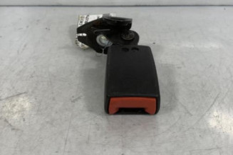 Attache ceinture arriere gauche FORD FIESTA 6